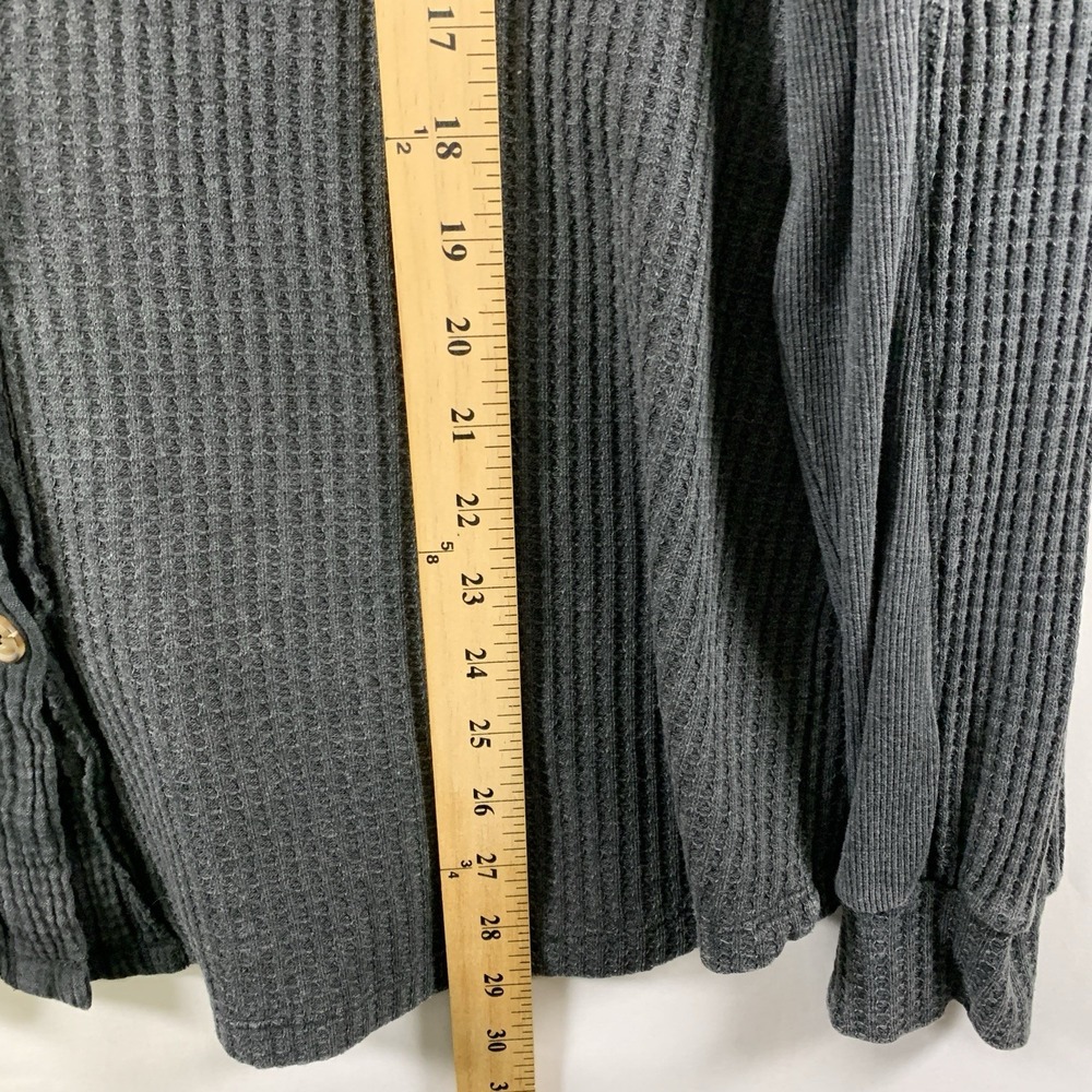 Womens Waffle Knit Raw Hem Button Top Sz L Charcoal Grunge Boho Indie - Picture 6 of 10